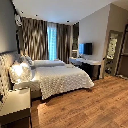 Hotel Gjallica 3*