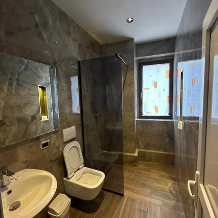 Hotel Gjallica 3*